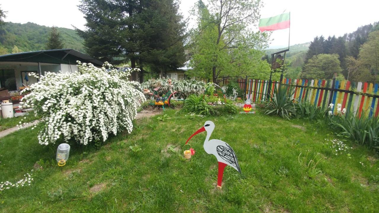 Къща За Гости Дъга Cherni Osum 外观 照片